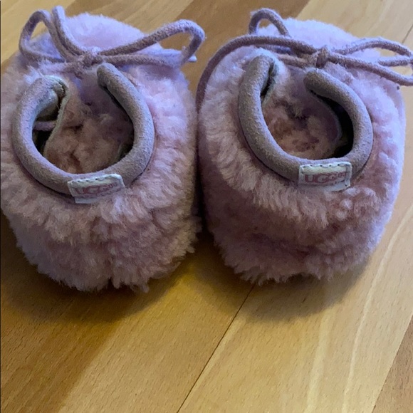 UGG infant pink booties - Picture 2 of 5